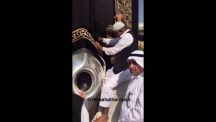 صور وفيديو: تركيب حلي ذهبية بالركن اليماني والحجر الأسود وميزاب الكعبة المشرفة