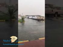 بالفيديو: صاعقة رعدية قوية أثناء تصوير الأمطار الغزيرة