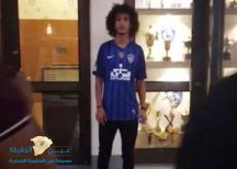 عموري يرتدي القميص الأزرق في بيت الهلال