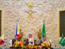 خادم الحرمين الشريفين يعقد جلسة مباحثات رسمية مع رئيس جمهورية الفلبين
