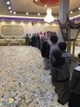 مواطن حائلي يودع ( عامل هندي ) عمل عنده اكثر 35 عام بـ 10 الاف ريال وحفل ومكافأة شهرية طوال حياته