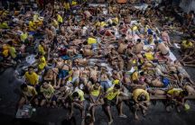 بالصور شاهد كيف ينام السجناء في سجن كويزون سيتى في الفلبين !